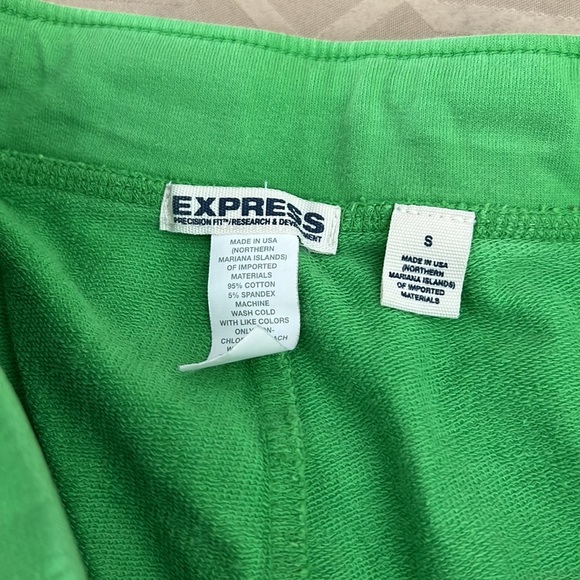 Express tracksuit - Picture 13 of 14